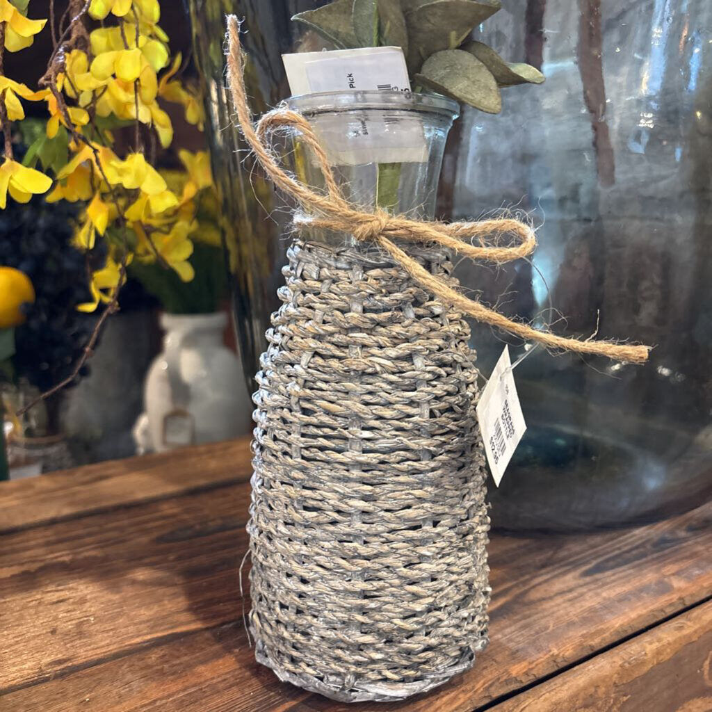 SEAGRASS WRAPPED BOTTLE