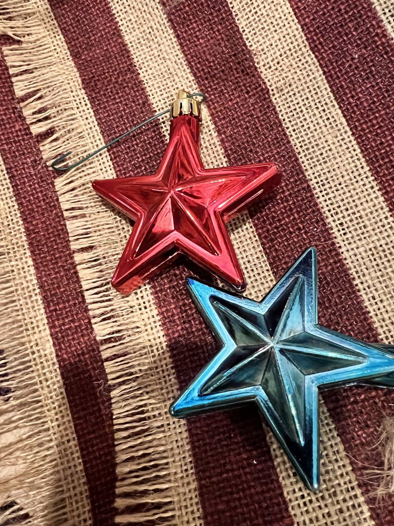 PATRIOTIC STAR ORNAMENT