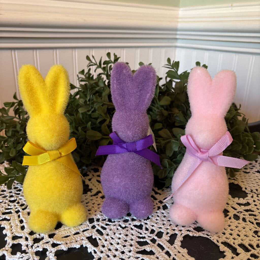 FLOCKED PEEP BUNNY