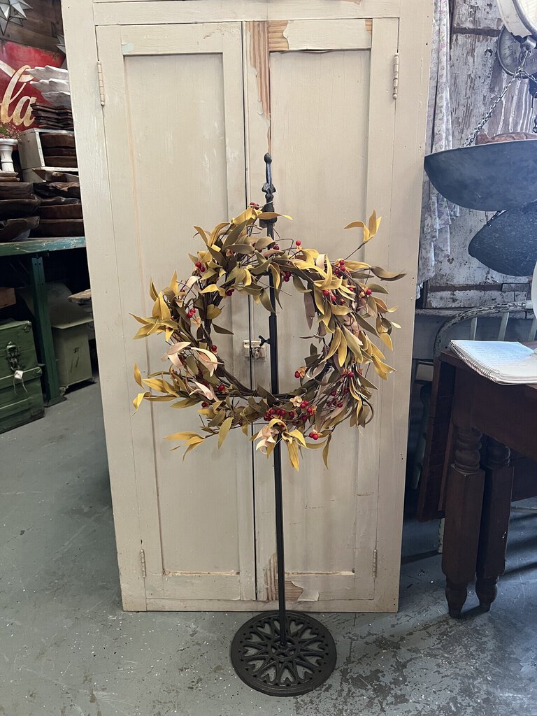 Adjustable Wreath Stand