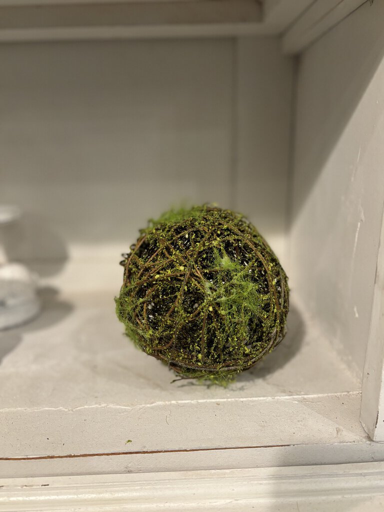 MOSSY TWIG BALL