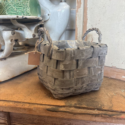LINED PLANT BASKET