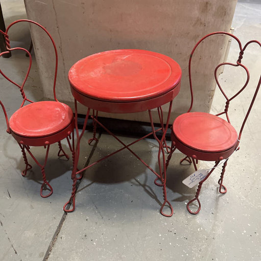 3 PIECE RED METAL CHILD'S ICE CREAM PARLOR TABLE AND CHAIRS HEART SHAPED CHAIRS