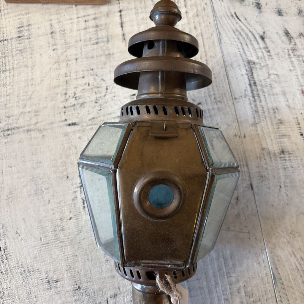 PAIR OF COLONIAL AMERICAN BRASS OIL CARRIAGE LANTERNS