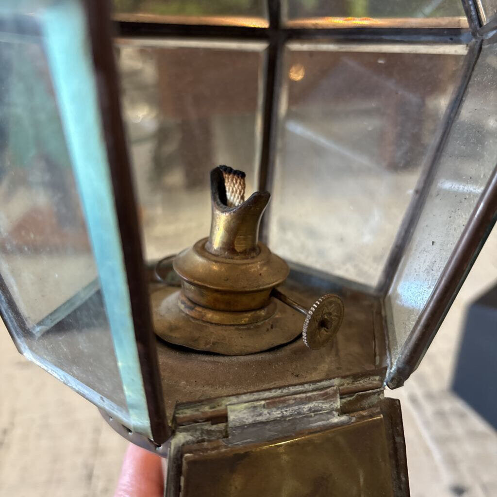 PAIR OF COLONIAL AMERICAN BRASS OIL CARRIAGE LANTERNS