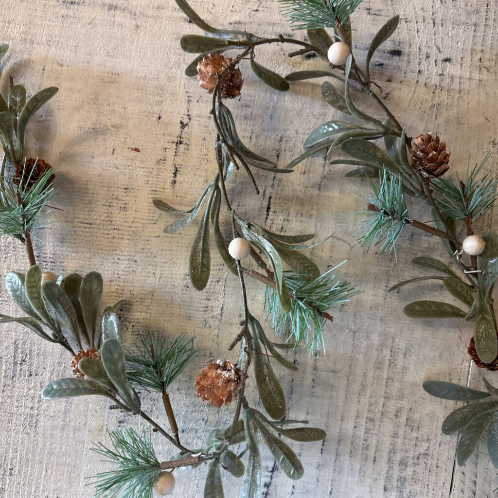 MISTLETOE AND PINE GARLAND