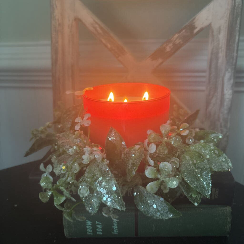 SPARKLY LEAVES CANDLE RING