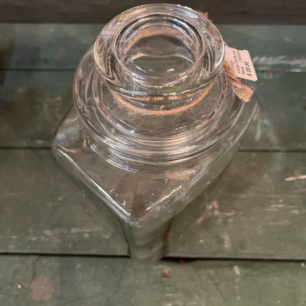 VINTAGE LARGE APOTHECARY GLASS JAR WITH LID