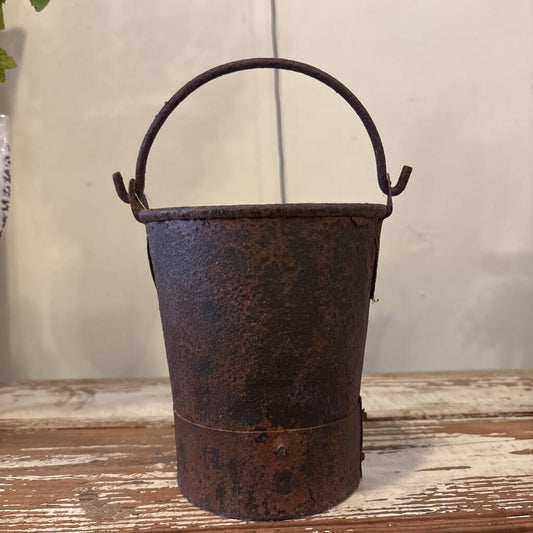 Sm Rusty Bucket With Handle