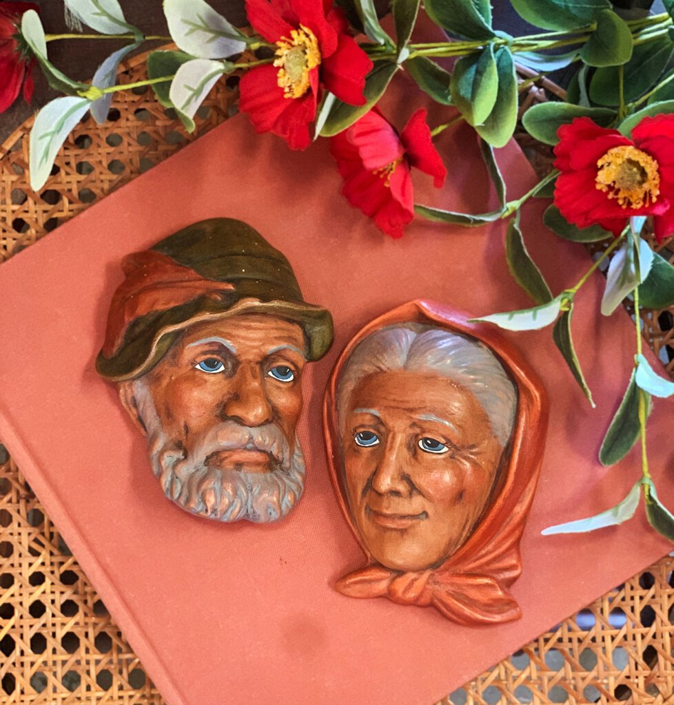 1950 LEFTON GERMAN OLD WOMAN AND MAN SET WALL PLAQUES