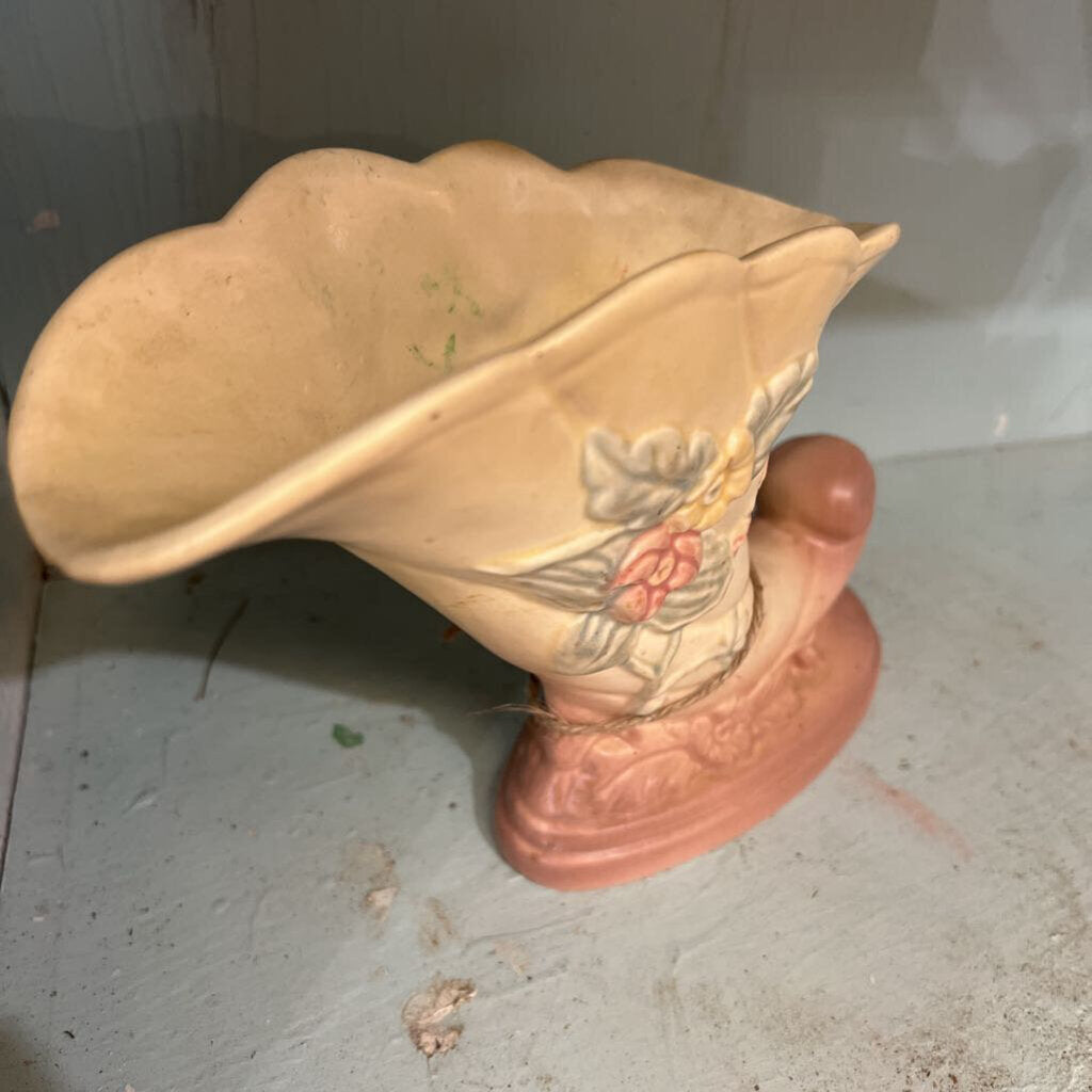 HULL CORNUCOPIA BUD VASE