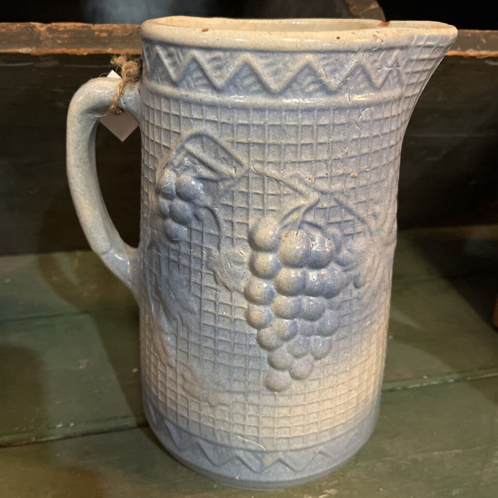 NORTHSTAR STONEWARE PITCHER BLUE &WHITE GRAPES AND LATTICE DESIGN