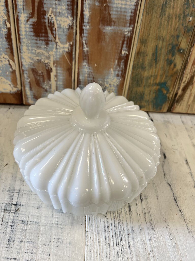 ANCHOR HOCKING MILK GLASS CANDY DISH