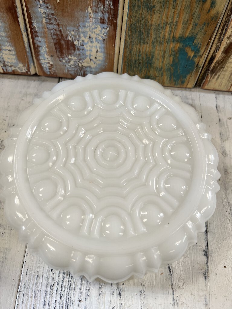 ANCHOR HOCKING MILK GLASS CANDY DISH