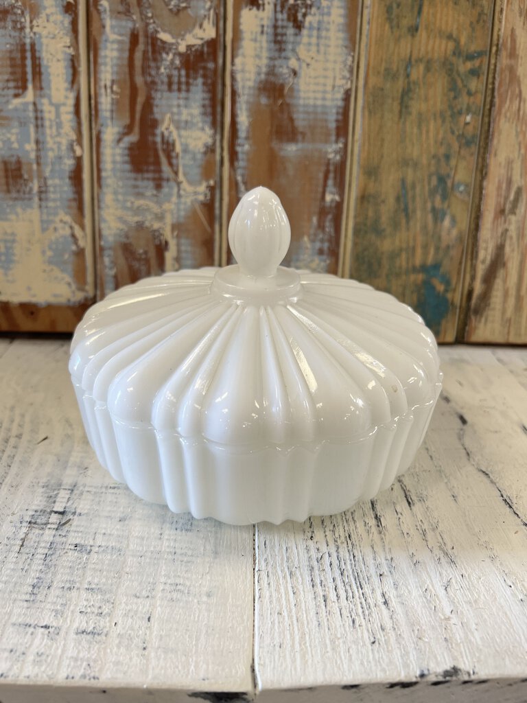 ANCHOR HOCKING MILK GLASS CANDY DISH