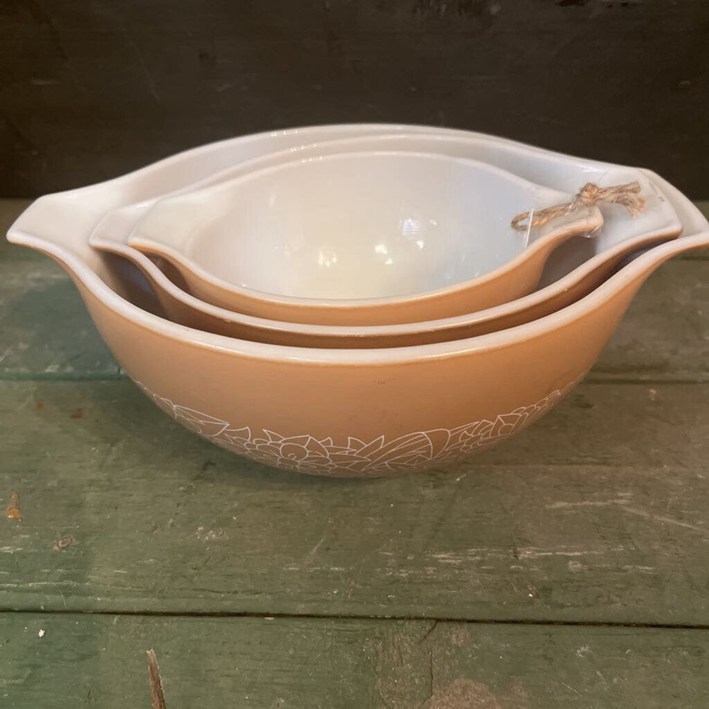 SET OF 3 WOODLAND PYREX BOWLS