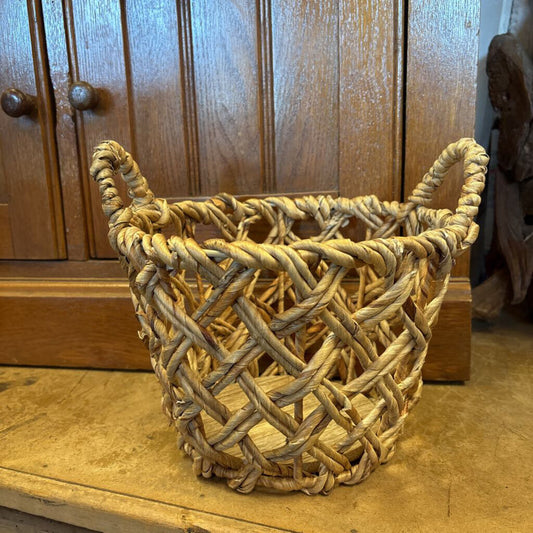 WICKER WOVEN BASKET W/HANDLES