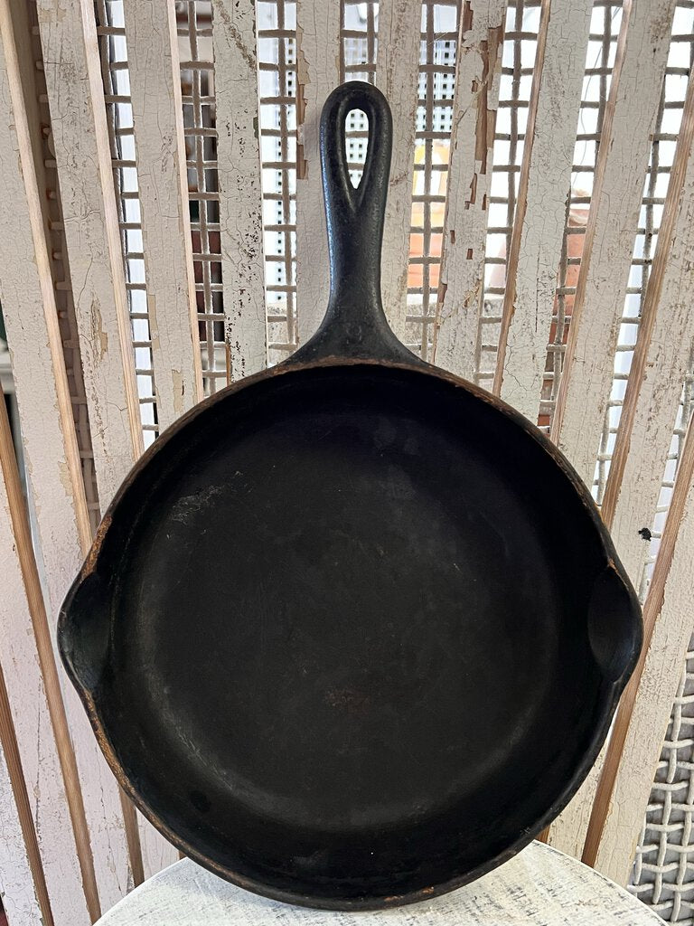 WAGNER WARE CAST IRON SKILLET