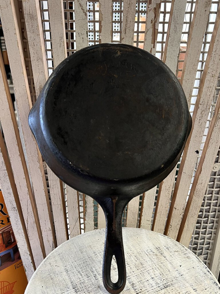 WAGNER WARE CAST IRON SKILLET