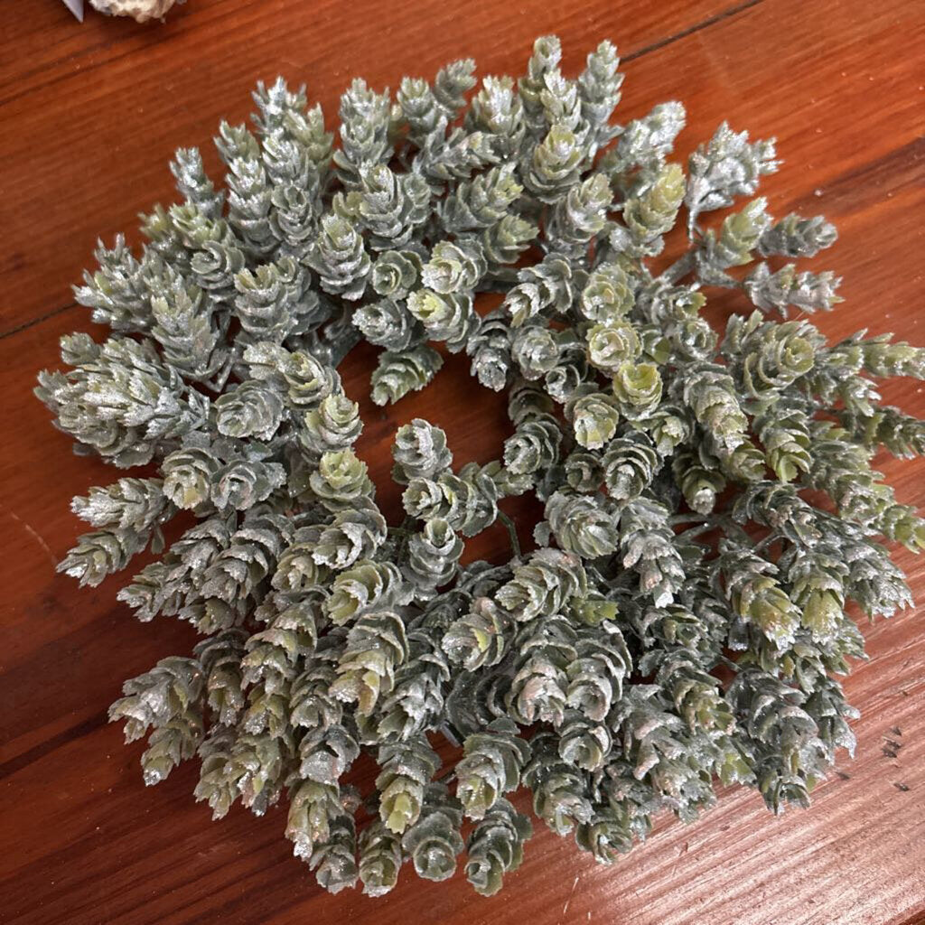 FROSTED HOPS CANDLE RING