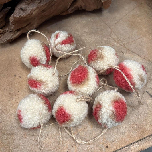 POM POM GARLAND