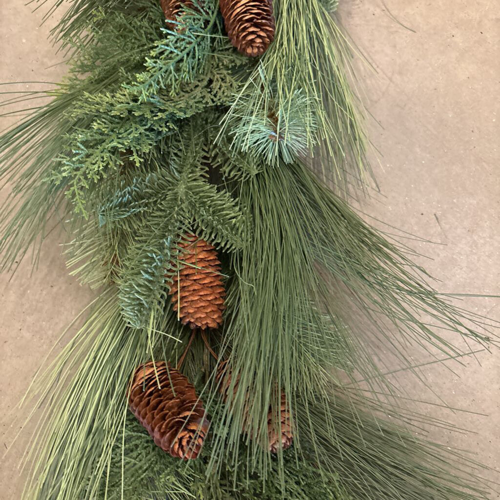 CANADIAN PINE GARLAND