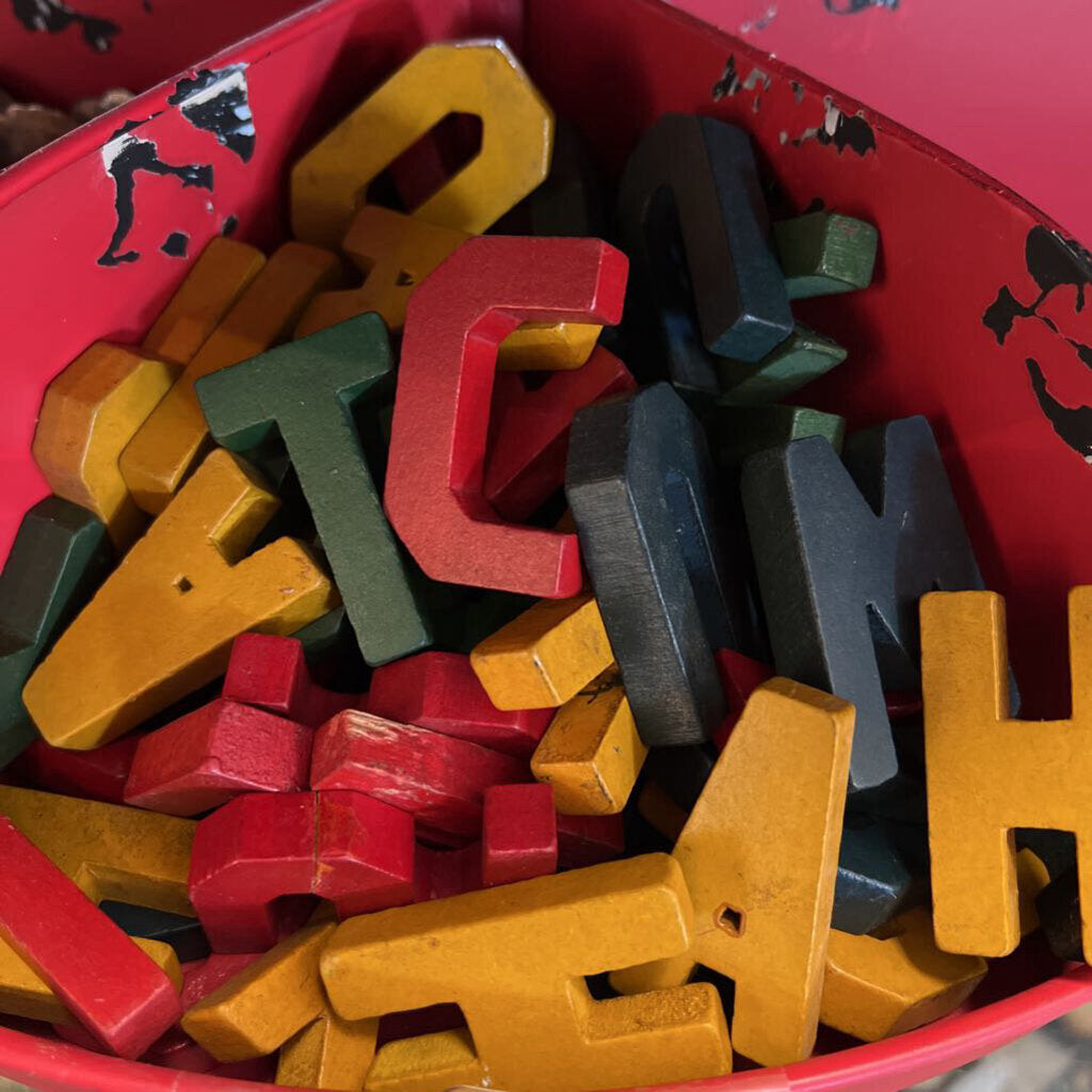 ASSORTED WOODEN LETTERS