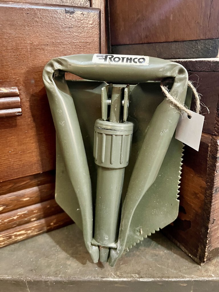 VINTAGE MILITARY FOLDING SHOVEL