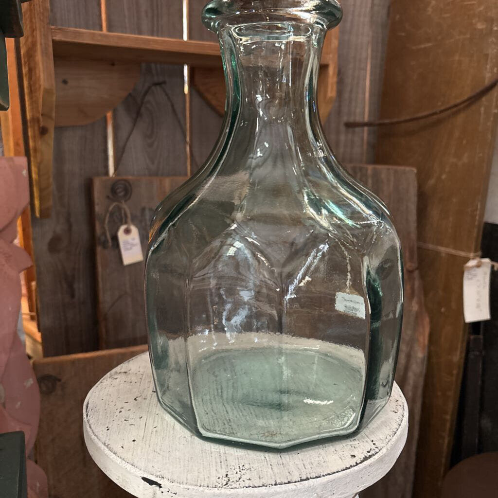 GLASS VASE