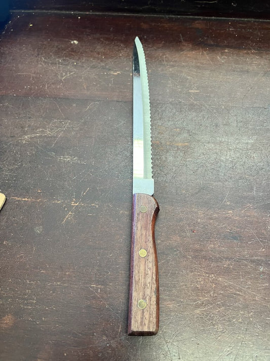 SERRATED KITCHEN KNIFE