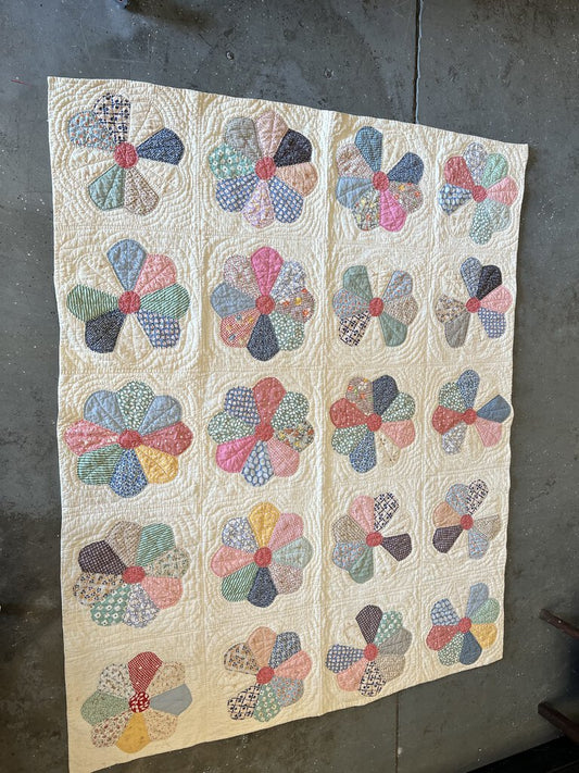 PATCHWORK DAISY QUILT