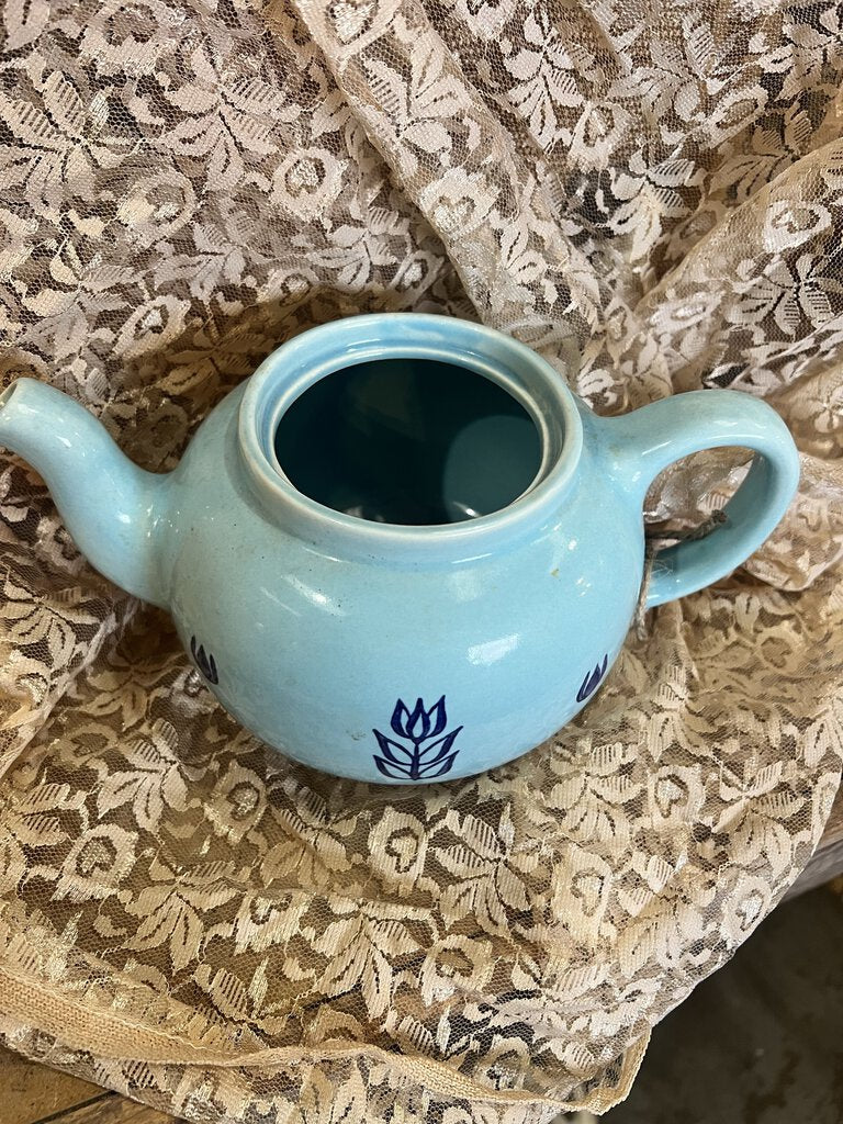 VINTAGE USA CRONIN TULIP TEAPOT