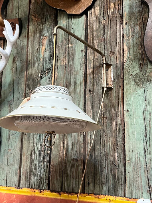 VINTAGE HANGING LAMP W/METAL SHADE